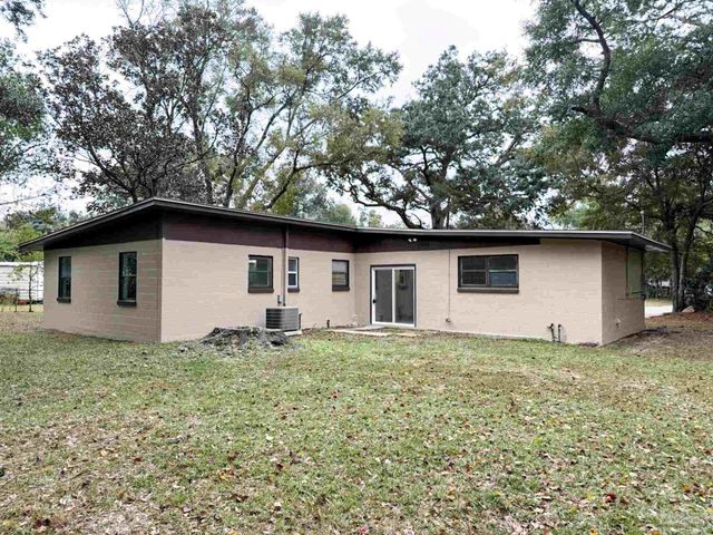 530 S Edgewood Cir, Pensacola, FL 32506