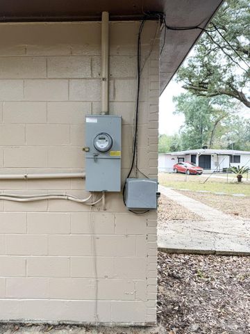 530 S Edgewood Cir, Pensacola, FL 32506