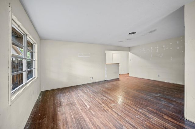 9011 Sandpiper Drive, Houston, TX 77074