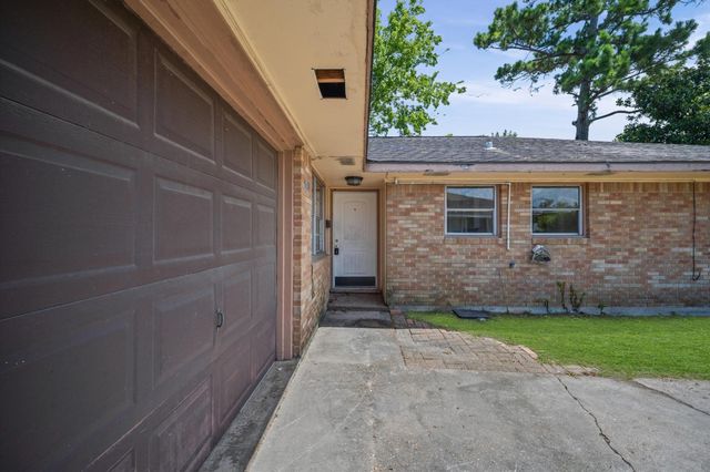 9011 Sandpiper Drive, Houston, TX 77074