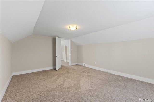 8057 Paige Avenue, Warren, MI 48089