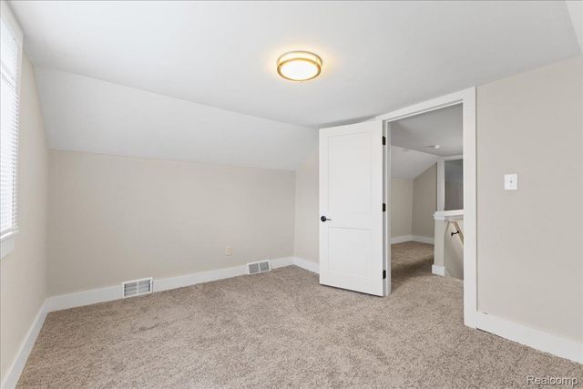 8057 Paige Avenue, Warren, MI 48089