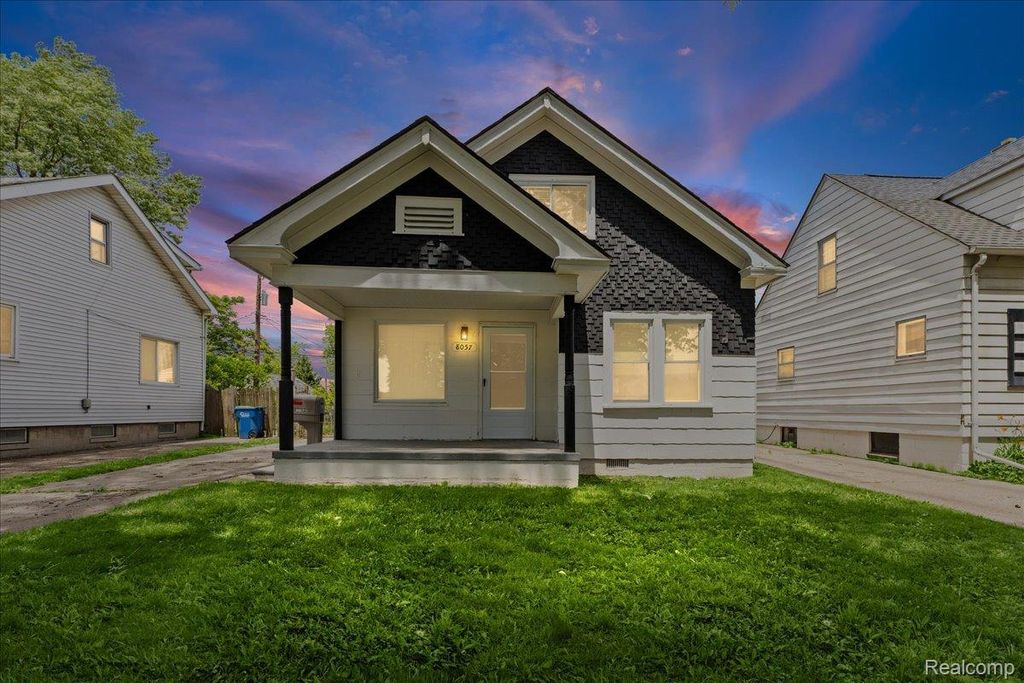 8057 Paige Avenue, Warren, MI 48089