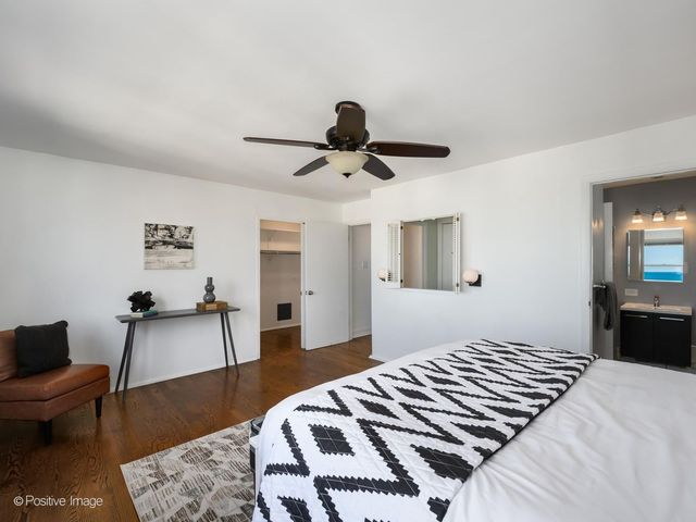 2909 N Sheridan Road 1907, Chicago, IL 60657