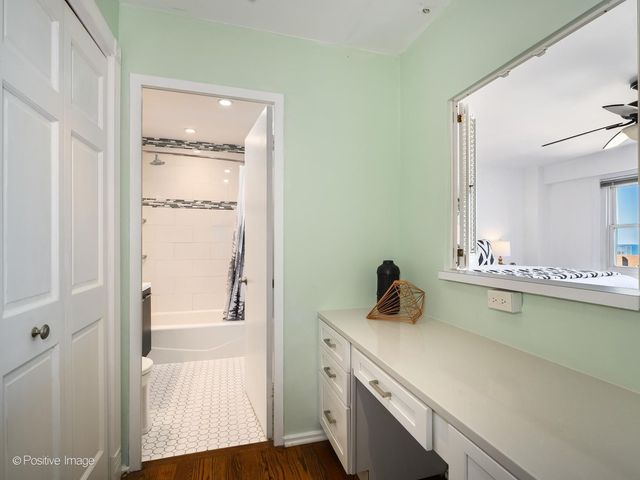2909 N Sheridan Road 1907, Chicago, IL 60657