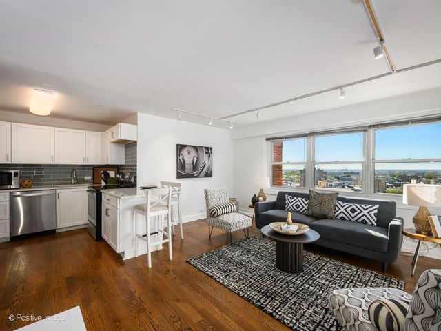 2909 N Sheridan Road 1907, Chicago, IL 60657