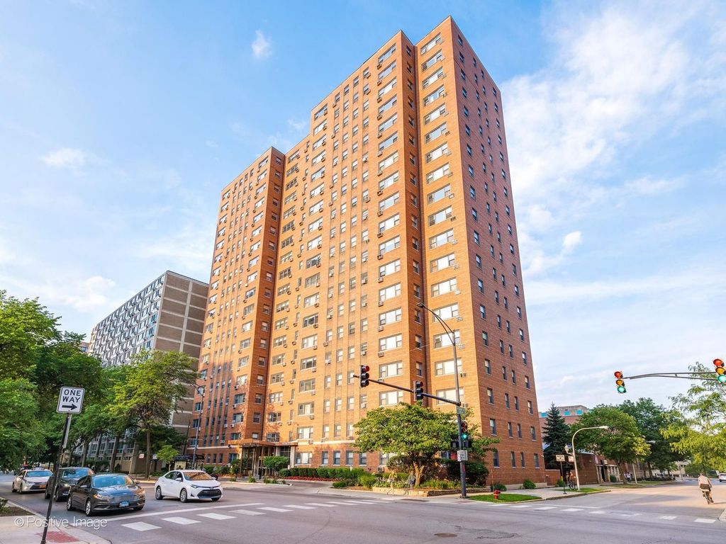 2909 N Sheridan Road 1907, Chicago, IL 60657