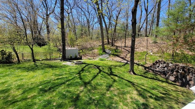 31 Hunnewell St 31, Needham, MA 02494