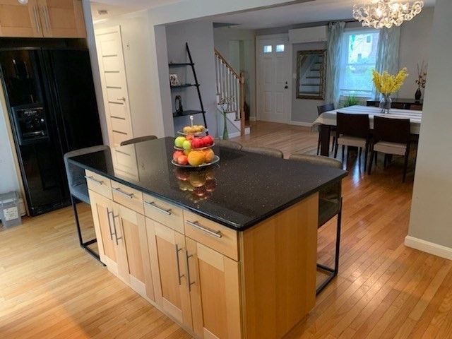 31 Hunnewell St 31, Needham, MA 02494