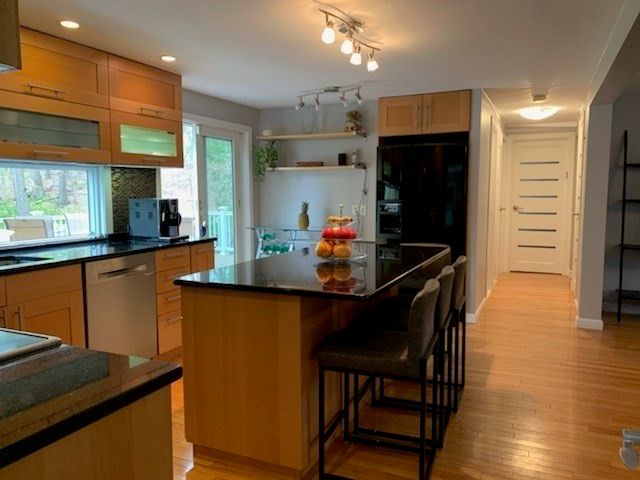 31 Hunnewell St 31, Needham, MA 02494