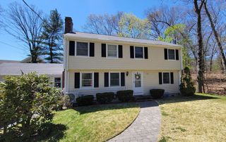 31 Hunnewell St 31, Needham, MA 02494