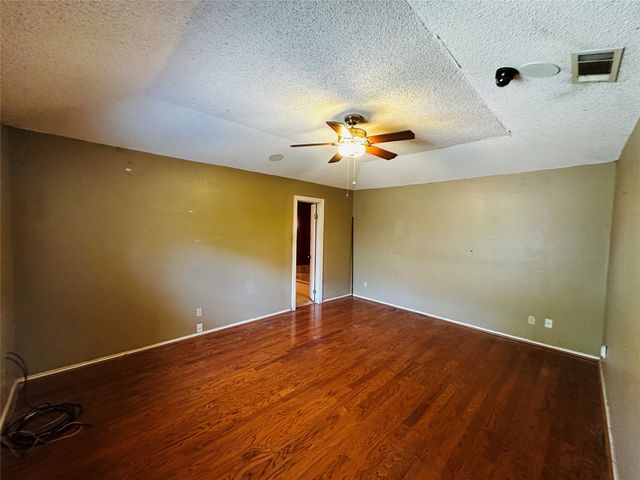 2511 Tanglewood Drive, Grapevine, TX 76051