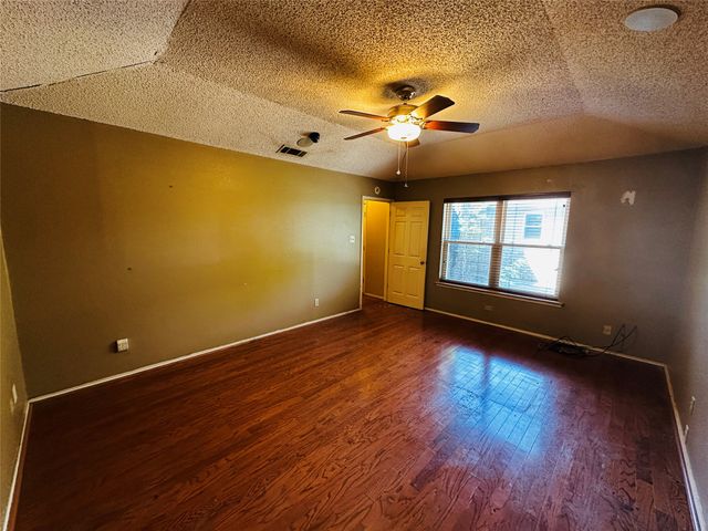 2511 Tanglewood Drive, Grapevine, TX 76051