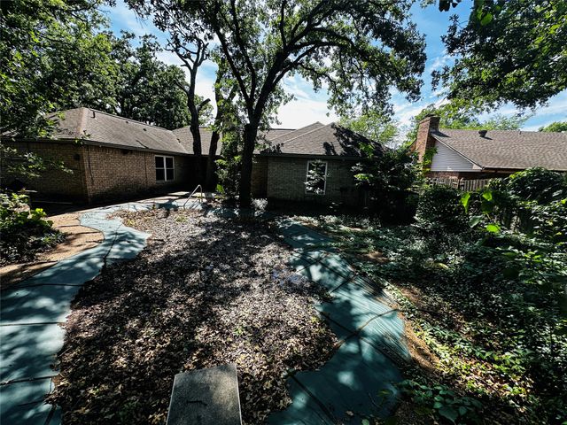 2511 Tanglewood Drive, Grapevine, TX 76051