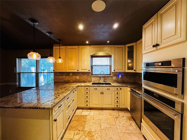 2511 Tanglewood Drive, Grapevine, TX 76051