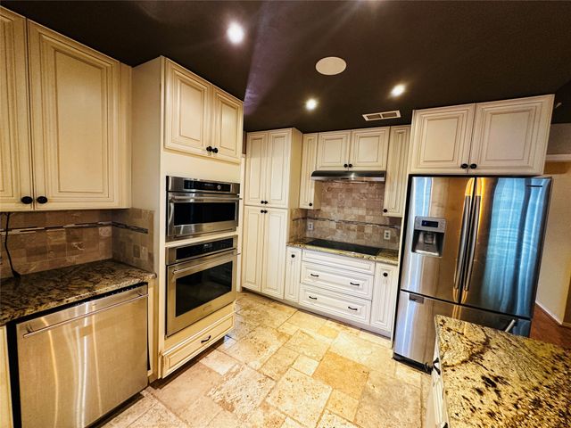 2511 Tanglewood Drive, Grapevine, TX 76051
