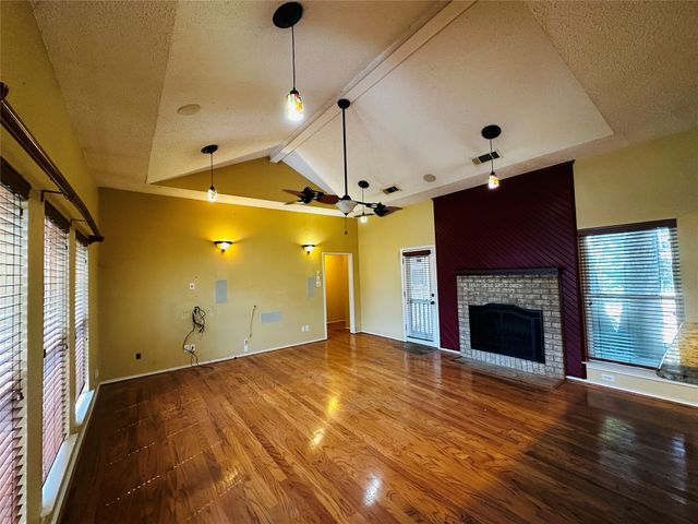 2511 Tanglewood Drive, Grapevine, TX 76051