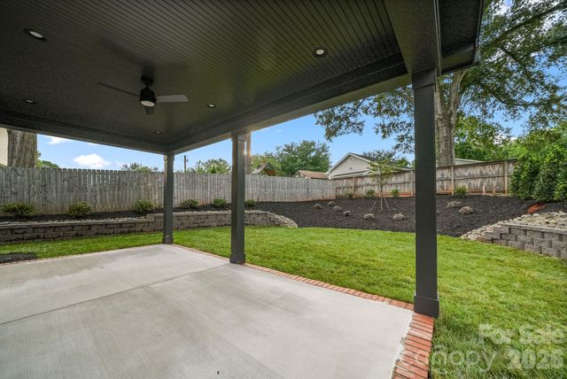 21617 Rio Oro Drive, Cornelius, NC 28031