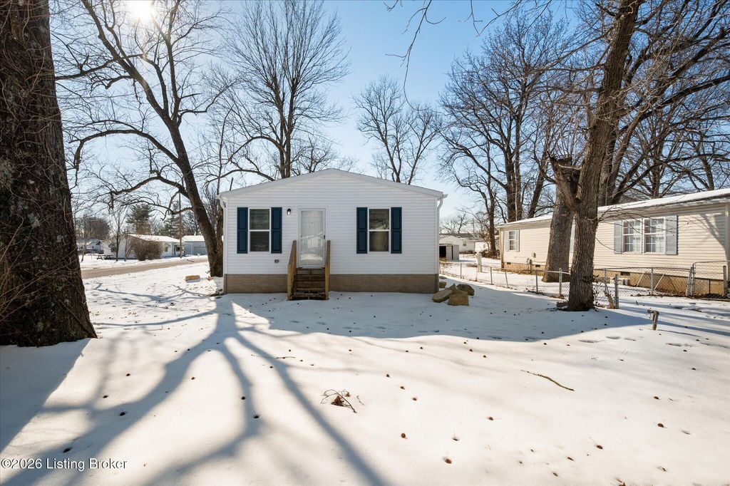 221 Williams St, Jeffersonville, IN 47130