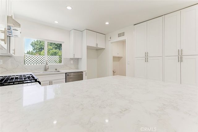 16509 Shamhart, Granada Hills, CA 91344