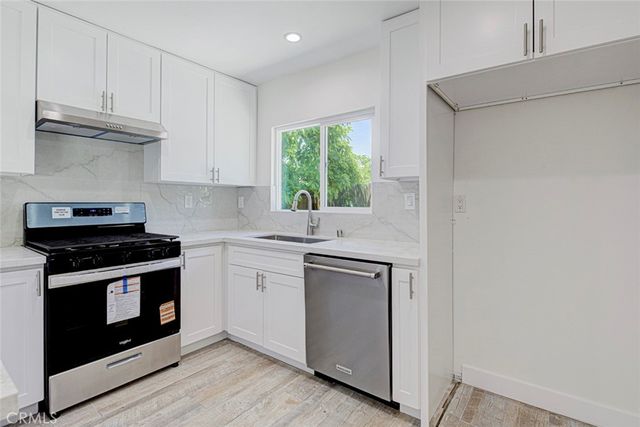 16509 Shamhart, Granada Hills, CA 91344