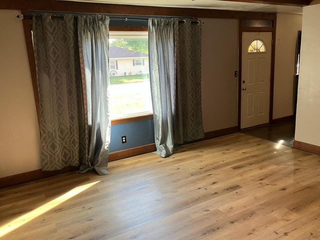 910 W 19th Street, Sterling, IL 60181