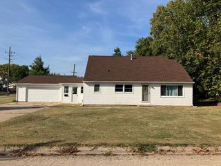 910 W 19th Street, Sterling, IL 60181