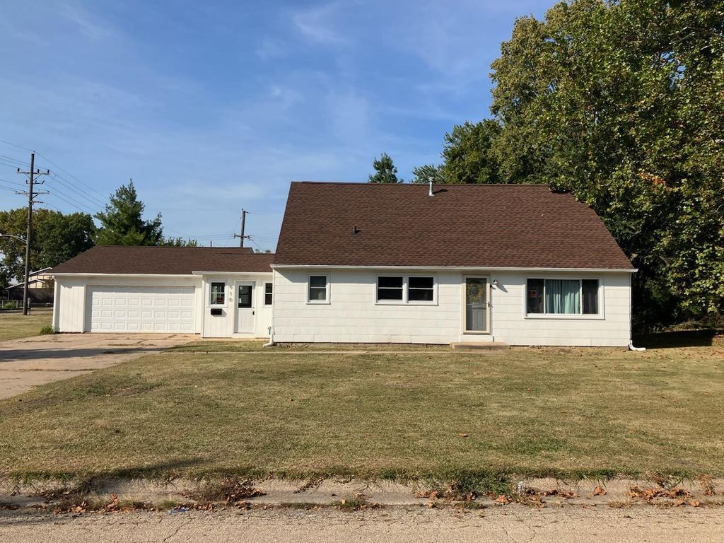 910 W 19th Street, Sterling, IL 60181