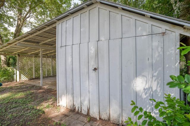 602 Mills ST, Smithville, TX 78957