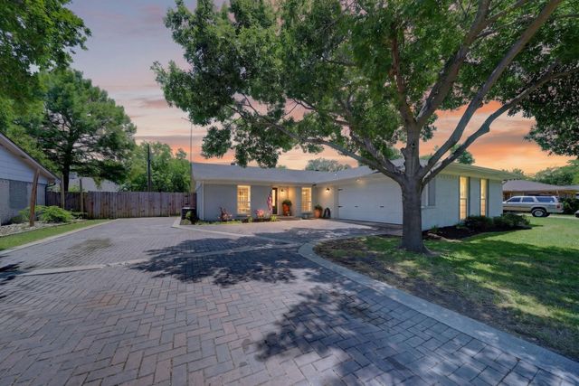 127 Lemley Drive, Heath, TX 75032