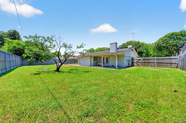 127 Lemley Drive, Heath, TX 75032