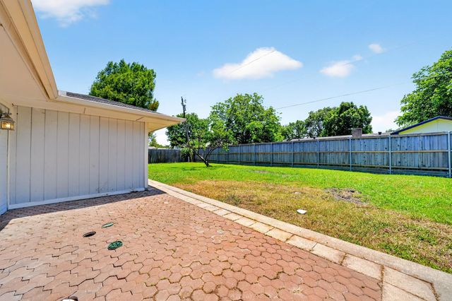 127 Lemley Drive, Heath, TX 75032