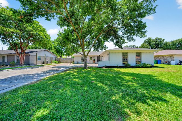 127 Lemley Drive, Heath, TX 75032