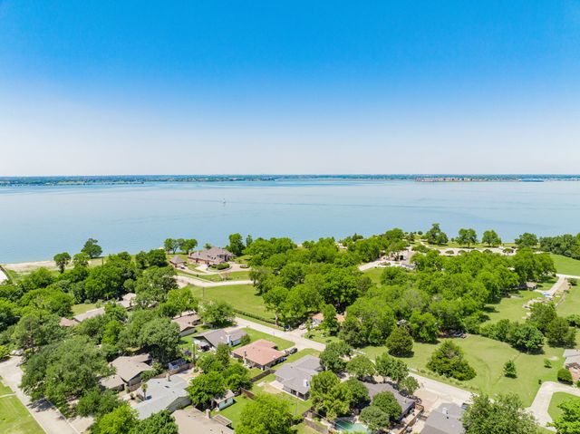 127 Lemley Drive, Heath, TX 75032