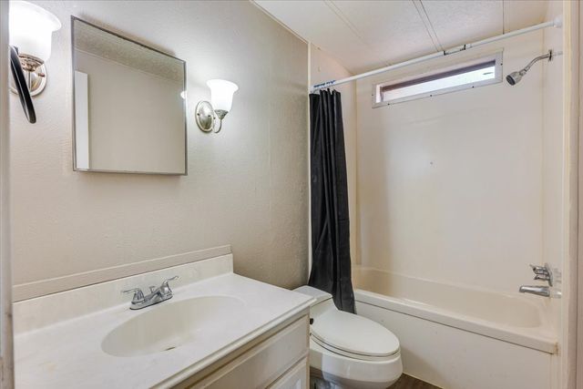 209 Wicker Hill Road, Burleson, TX 76028