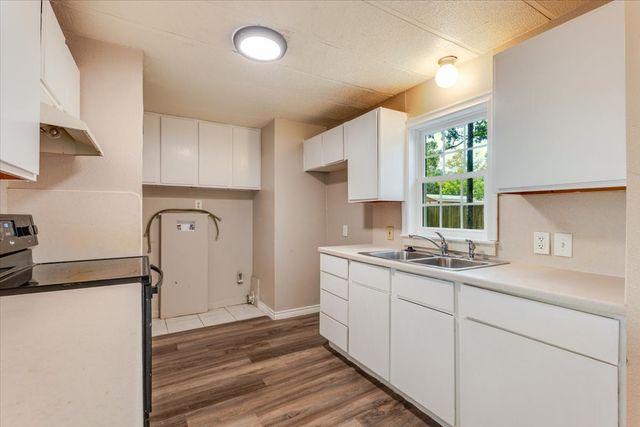 209 Wicker Hill Road, Burleson, TX 76028