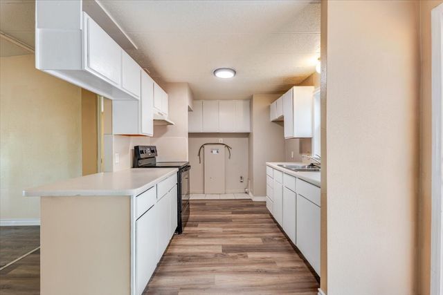 209 Wicker Hill Road, Burleson, TX 76028
