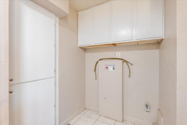 209 Wicker Hill Road, Burleson, TX 76028