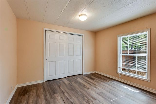 209 Wicker Hill Road, Burleson, TX 76028