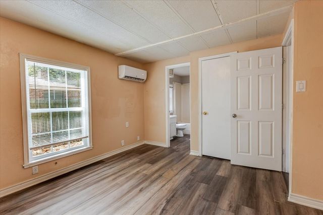 209 Wicker Hill Road, Burleson, TX 76028