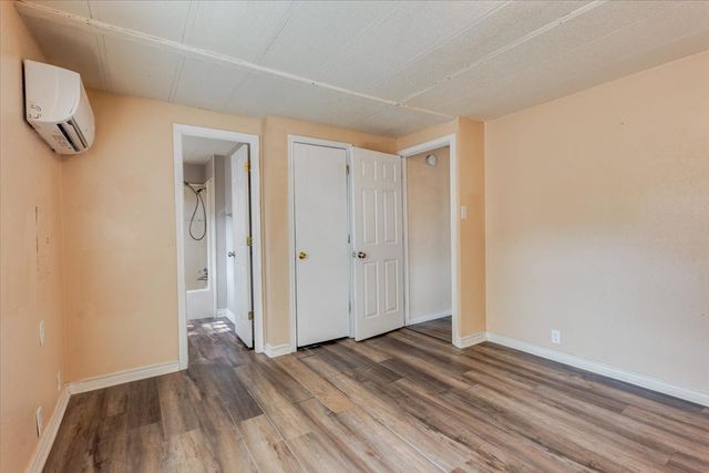 209 Wicker Hill Road, Burleson, TX 76028