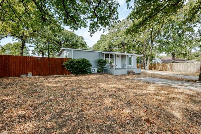 209 Wicker Hill Road, Burleson, TX 76028