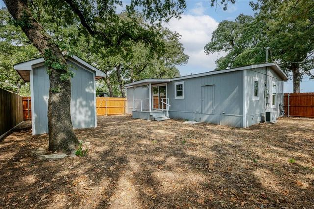 209 Wicker Hill Road, Burleson, TX 76028