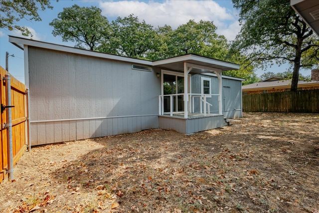 209 Wicker Hill Road, Burleson, TX 76028