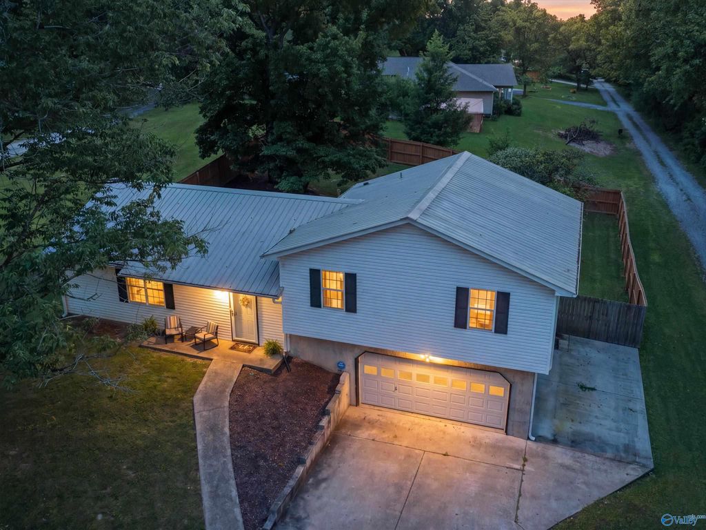 288 Eleven Forty Road, Grant, AL 35747