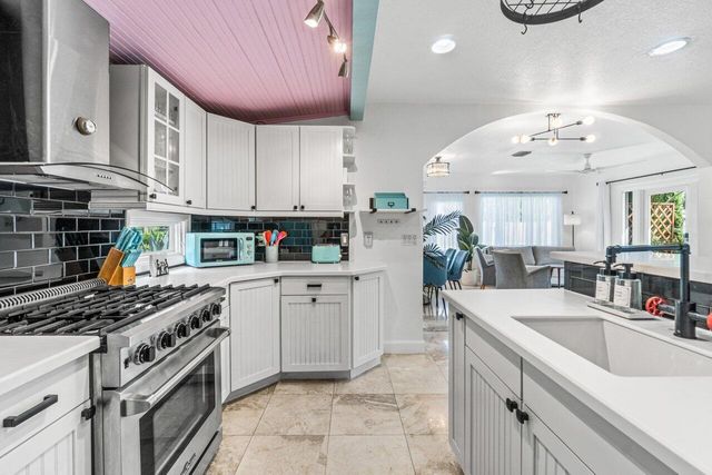 1911 Parker Avenue, West Palm Beach, FL 33401