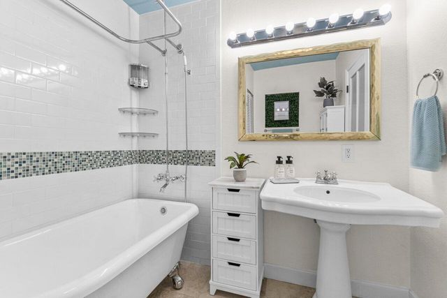 1911 Parker Avenue, West Palm Beach, FL 33401