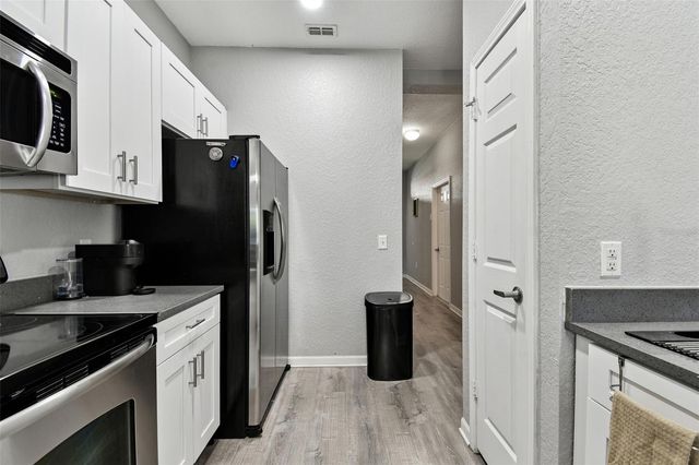 8209 DOWN ROYAL ROAD, Tampa, FL 33610