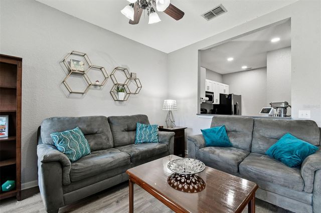 8209 DOWN ROYAL ROAD, Tampa, FL 33610