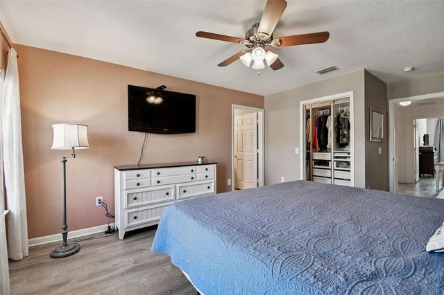 8209 DOWN ROYAL ROAD, Tampa, FL 33610